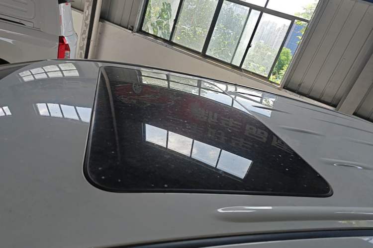 Used Buick GL8 2018 28T Luxury Model China VI Standard Roof