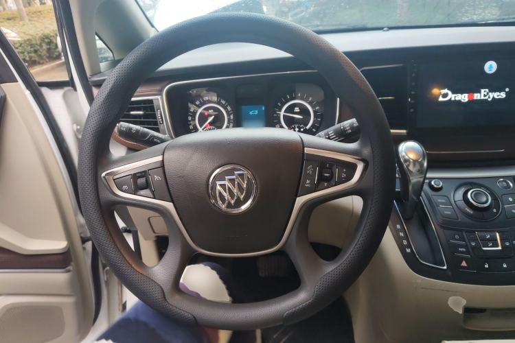 Used Buick GL8 2018 28T Comfort Model China VI Standard Steering Wheel
