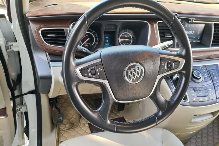 Used Buick GL8 2018 28T Luxury Model China VI Standard Steering Wheel