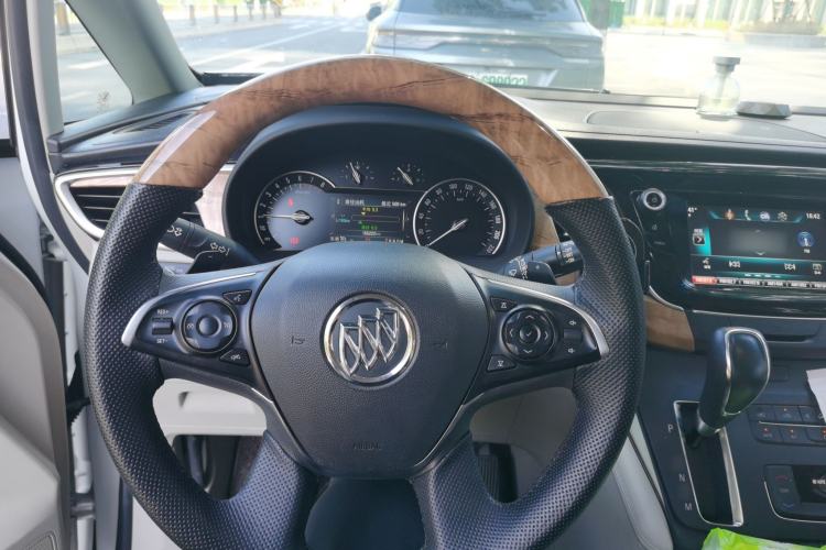 Used Buick GL8 2018 ES 28T Comfort Model China VI Standard Steering Wheel