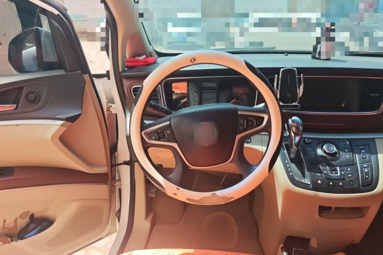 Used Buick GL8 2018 28T Comfort Model China VI Standard Steering Wheel