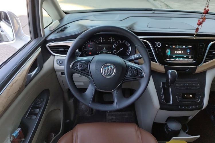 Used Buick GL8 2018 ES 28T Comfort Model China VI Standard Steering Wheel