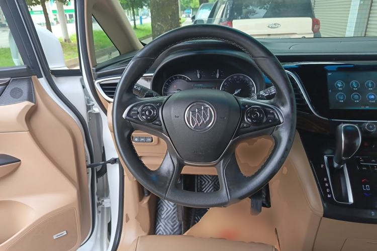 Used Buick GL8 2018 ES 28T Flagship Model China VI Standard Steering Wheel