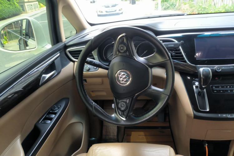 Used Buick GL8 2018 ES 28T Luxury Model China VI Standard Steering Wheel