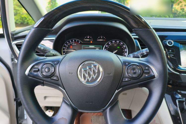 Used Buick GL8 2018 ES 28T Comfort Model China VI Standard Steering Wheel