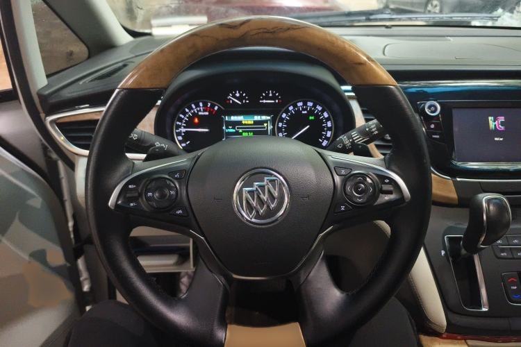 Used Buick GL8 2018 ES 28T Comfort Model China VI Standard Steering Wheel