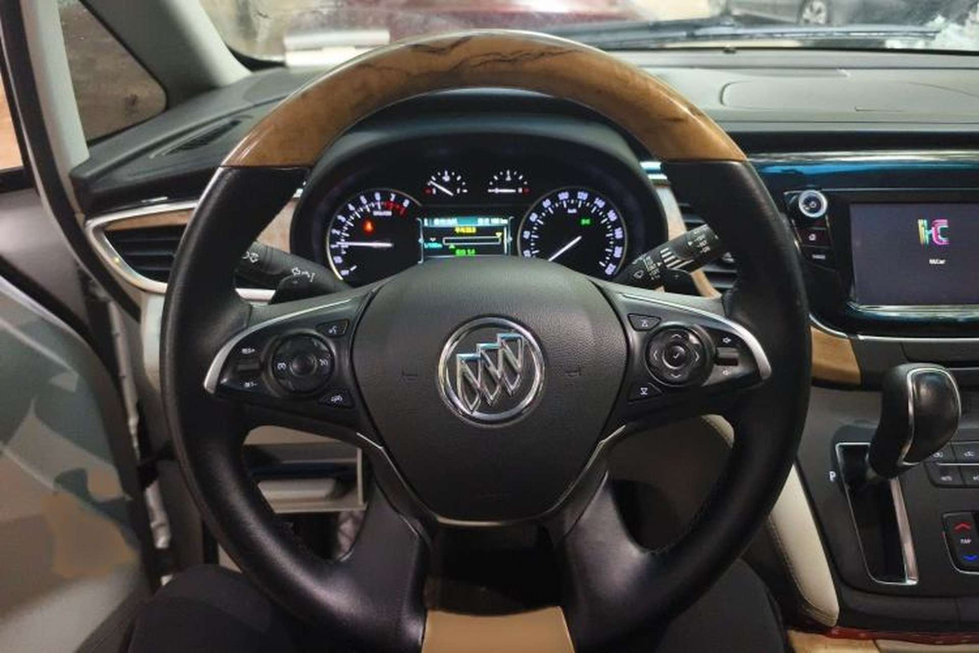 Used Buick GL8 2018 ES 28T Comfort Model China VI Standard Steering Wheel