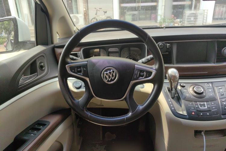 Used Buick GL8 2018 28T Luxury Model China VI Standard Steering Wheel