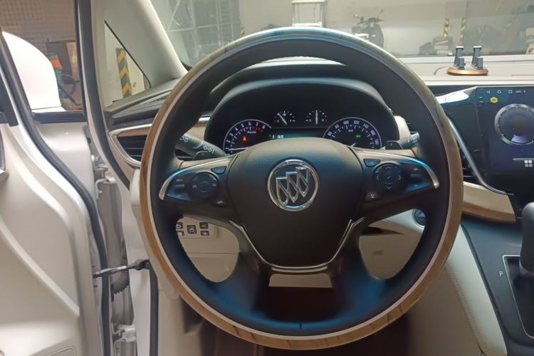 Used Buick GL8 2018 ES 28T Comfort Model China VI Standard Steering Wheel