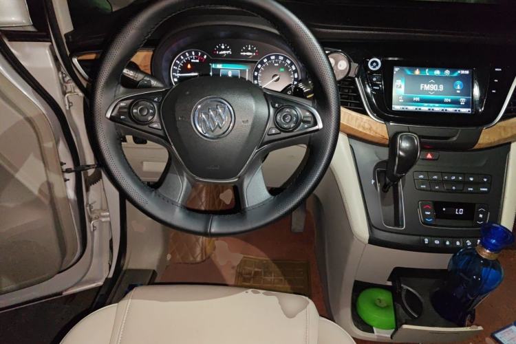 Used Buick GL8 2018 ES 28T Comfort Model China VI Standard Steering Wheel