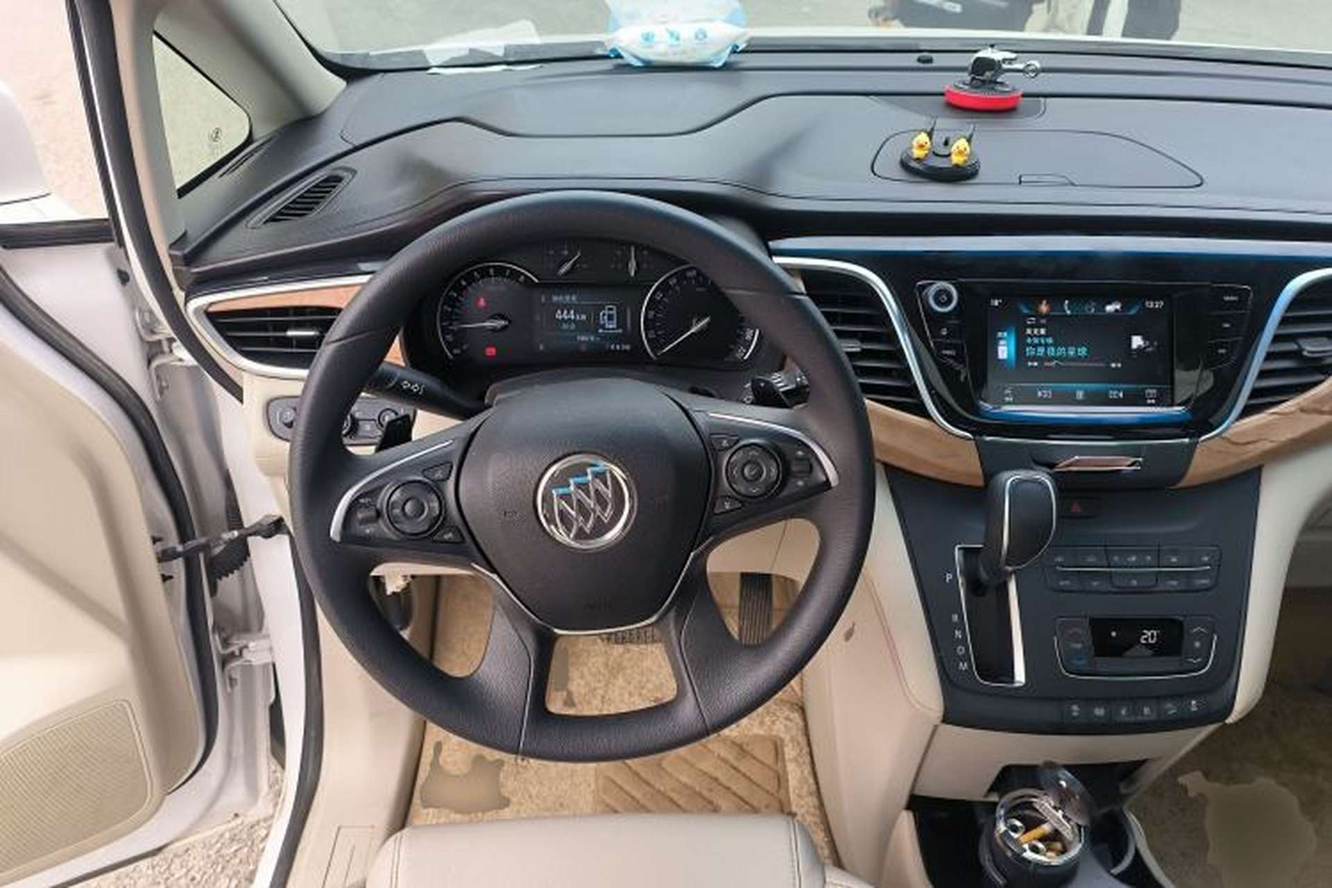 Used Buick GL8 2018 ES 28T Comfort Model China VI Standard Steering Wheel