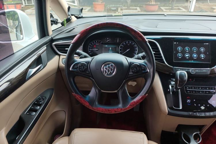 Used Buick GL8 2018 ES 28T Flagship Model China VI Standard Steering Wheel