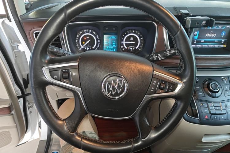 Used Buick GL8 2018 28T Luxury Model China VI Standard Steering Wheel