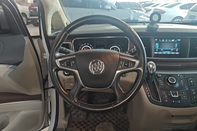Used Buick GL8 2018 28T Luxury Model China VI Standard Steering Wheel