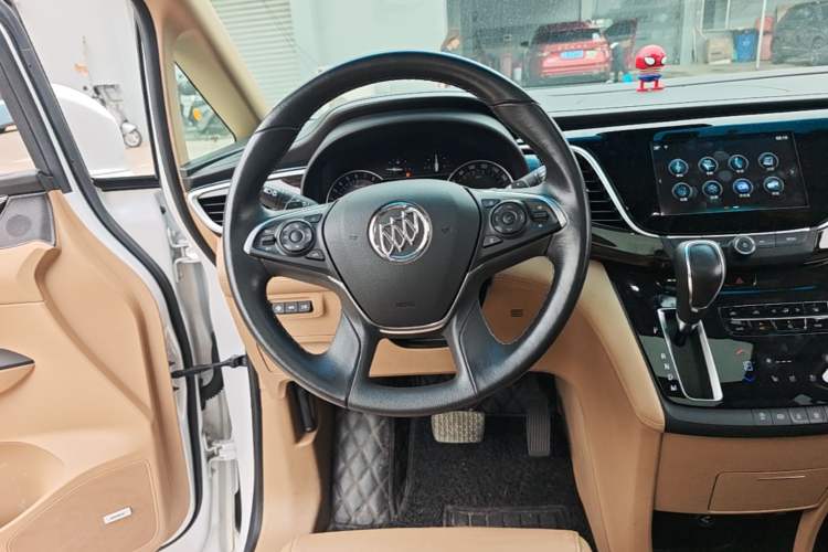 Used Buick GL8 2018 ES 28T Flagship Model China VI Standard Steering Wheel