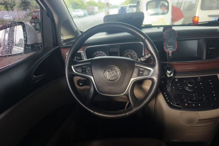 Used Buick GL8 2018 28T Luxury Model China VI Standard Steering Wheel