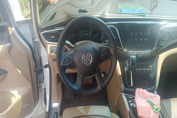 Used Buick GL8 2018 ES 28T Flagship Model China VI Standard Steering Wheel