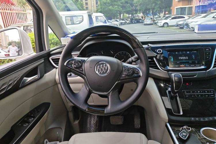 Used Buick GL8 2018 ES 28T Comfort Model China VI Standard Steering Wheel