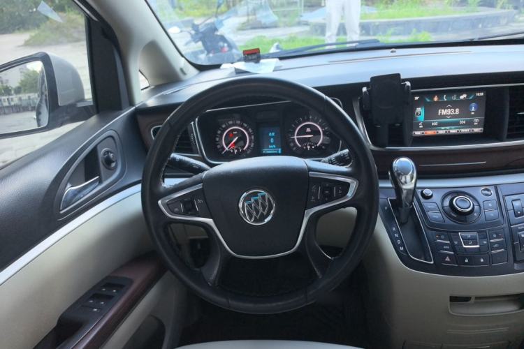 Used Buick GL8 2018 28T Luxury Model China VI Standard Steering Wheel
