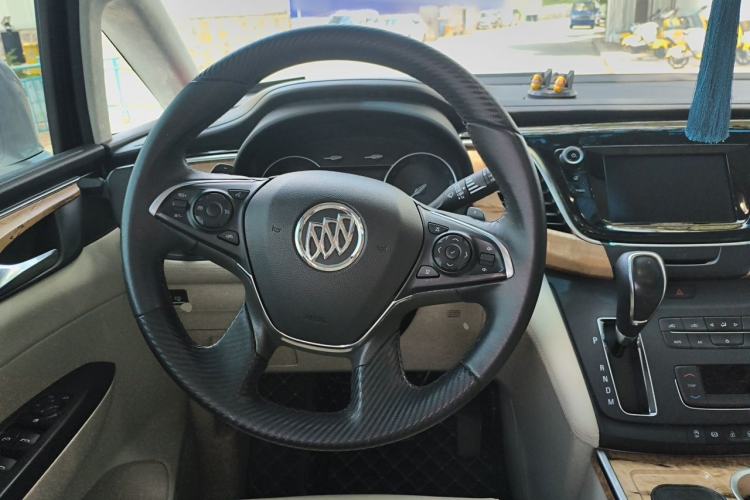 Used Buick GL8 2018 ES 28T Comfort Model China VI Standard Steering Wheel