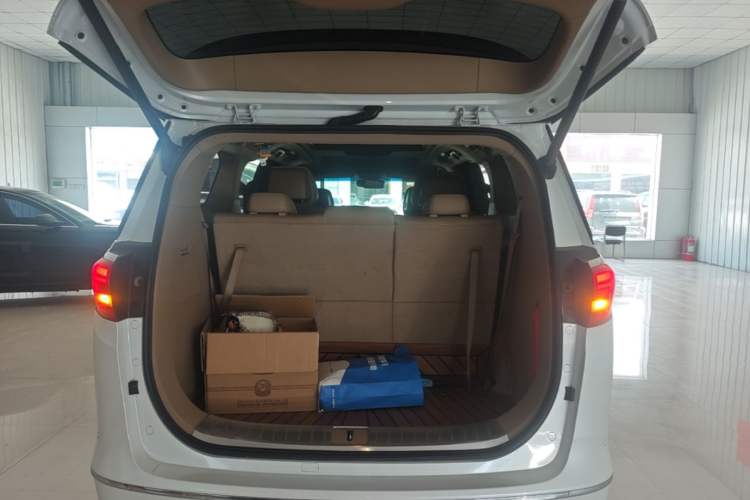 Used Buick GL8 2018 ES 28T Flagship Model China VI Standard Trunk