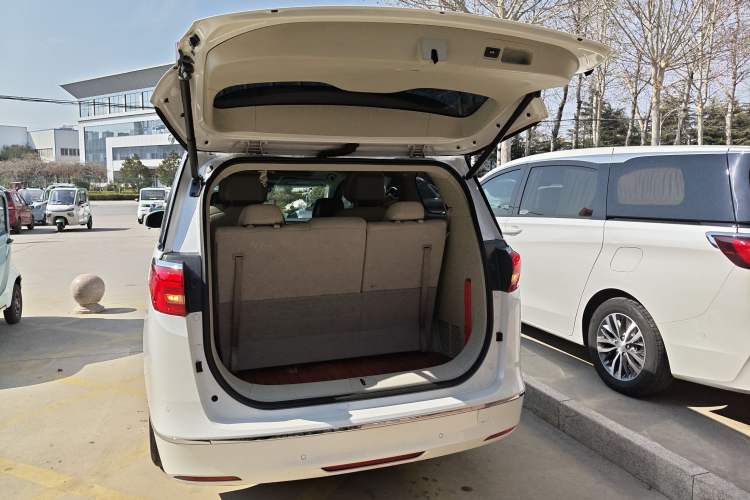 Used Buick GL8 2018 ES 28T Comfort Model China VI Standard Trunk