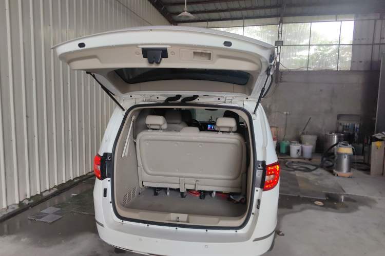 Used Buick GL8 2018 28T Luxury Model China VI Standard Trunk