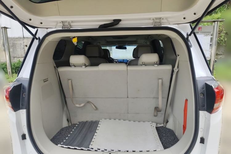 Used Buick GL8 2018 ES 28T Comfort Model China VI Standard Trunk