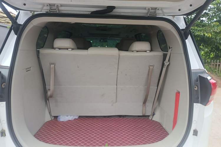 Used Buick GL8 2018 ES 28T Comfort Model China VI Standard Trunk