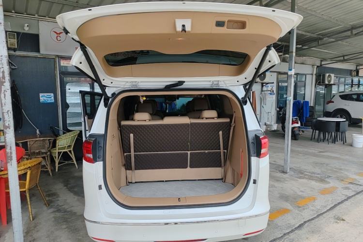 Used Buick GL8 2018 ES 28T Flagship Model China VI Standard Trunk