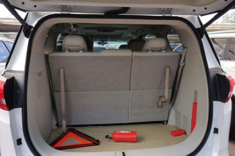 Used Buick GL8 2018 ES 28T Comfort Model China VI Standard Trunk