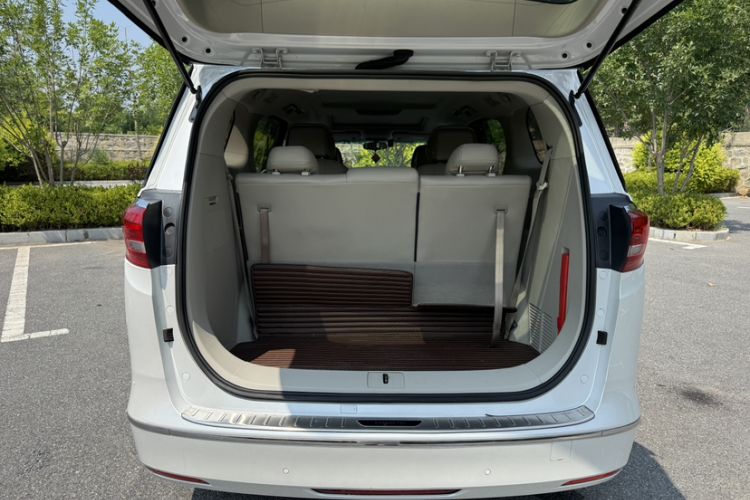 Used Buick GL8 2018 ES 28T Comfort Model China VI Standard Trunk