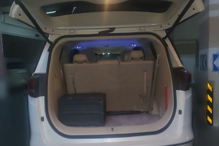 Used Buick GL8 2018 ES 28T Comfort Model China VI Standard Trunk