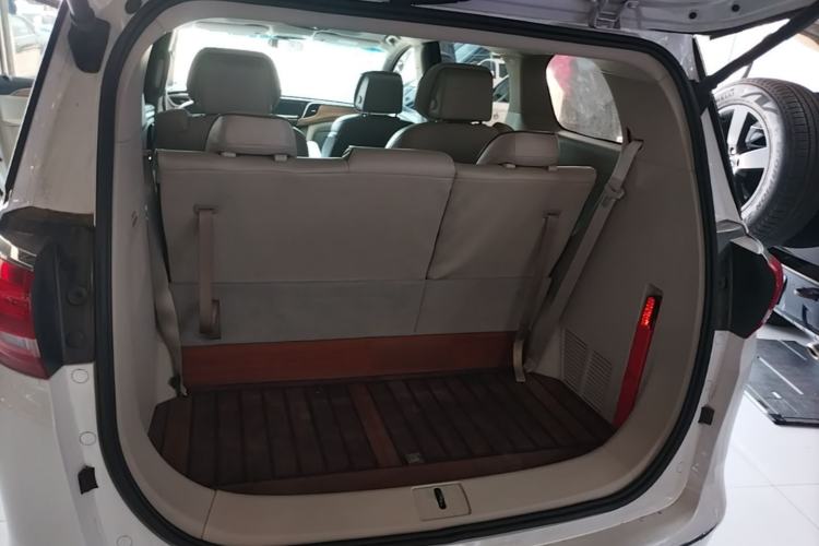 Used Buick GL8 2018 ES 28T Comfort Model China VI Standard Trunk