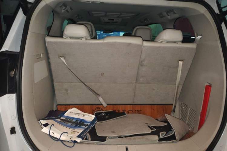Used Buick GL8 2018 ES 28T Comfort Model China VI Standard Trunk