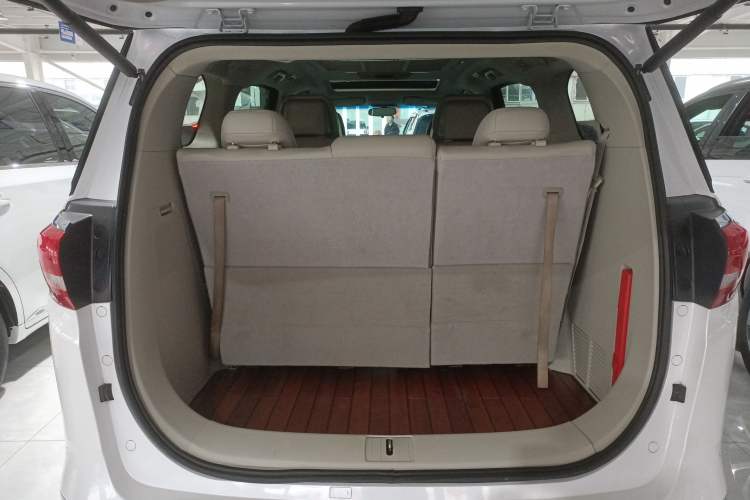 Used Buick GL8 2018 ES 28T Comfort Model China VI Standard Trunk