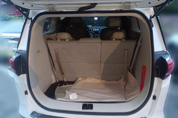 Used Buick GL8 2018 ES 28T Comfort Model China VI Standard Trunk