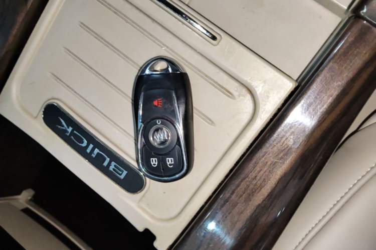 Used Buick GL8 2018 ES 28T Comfort Model China VI Standard Vehicle Key