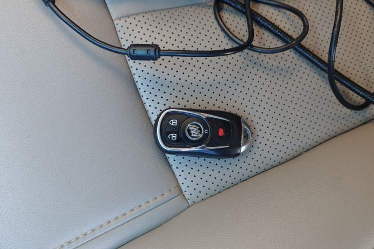 Used Buick GL8 2018 ES 28T Comfort Model China VI Standard Vehicle Key