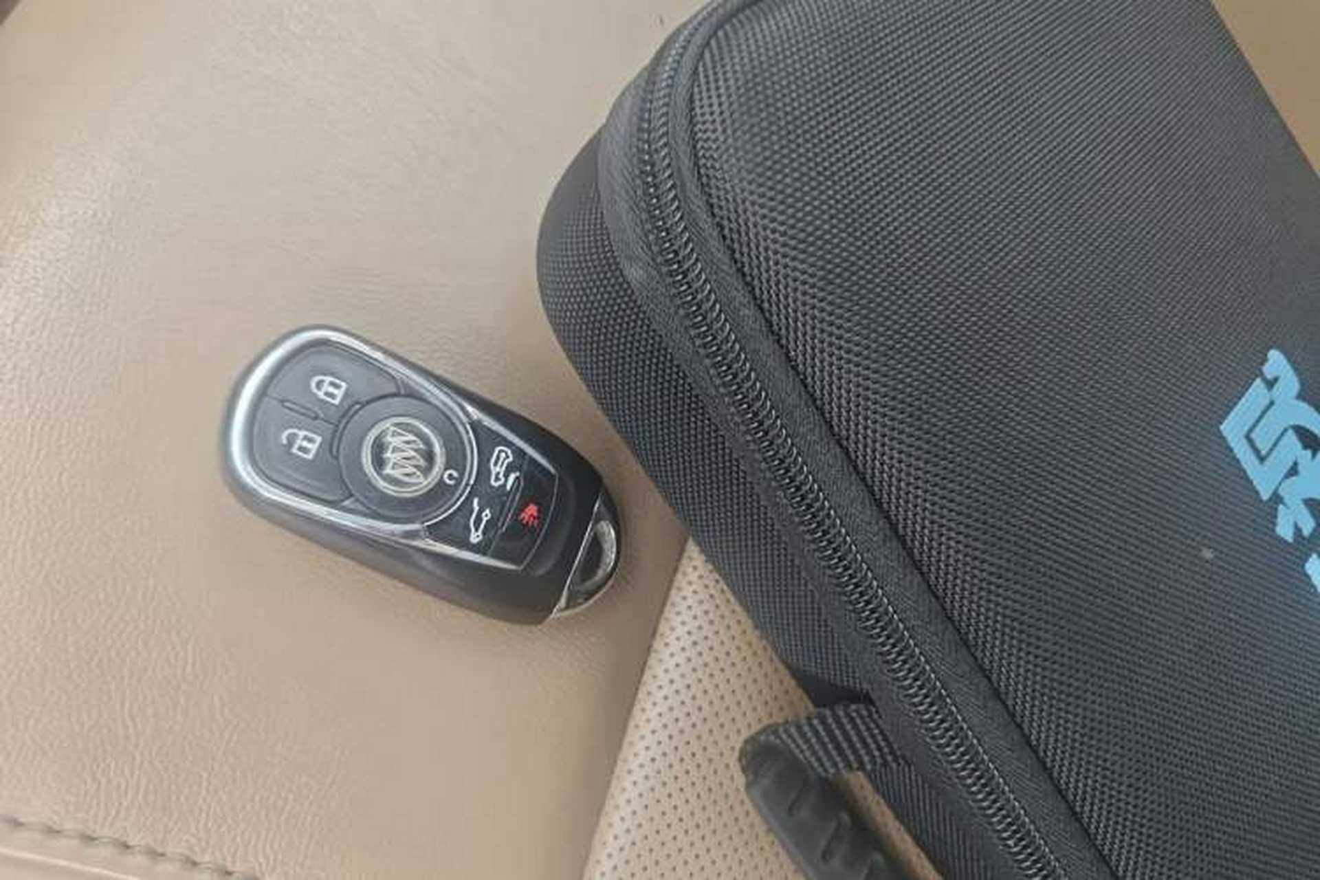 Used Buick GL8 2018 ES 28T Luxury Model China VI Standard Vehicle Key