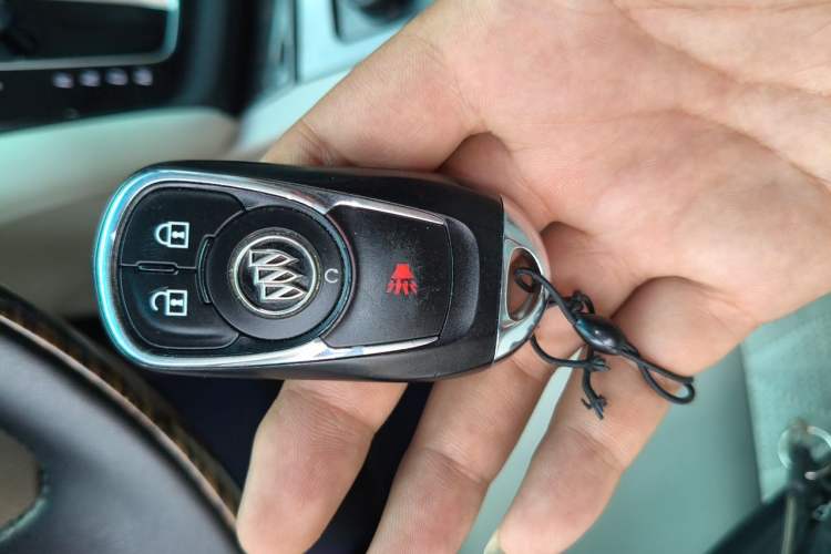 Used Buick GL8 2018 ES 28T Comfort Model China VI Standard Vehicle Key