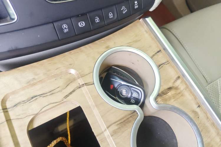 Used Buick GL8 2018 ES 28T Comfort Model China VI Standard Vehicle Key