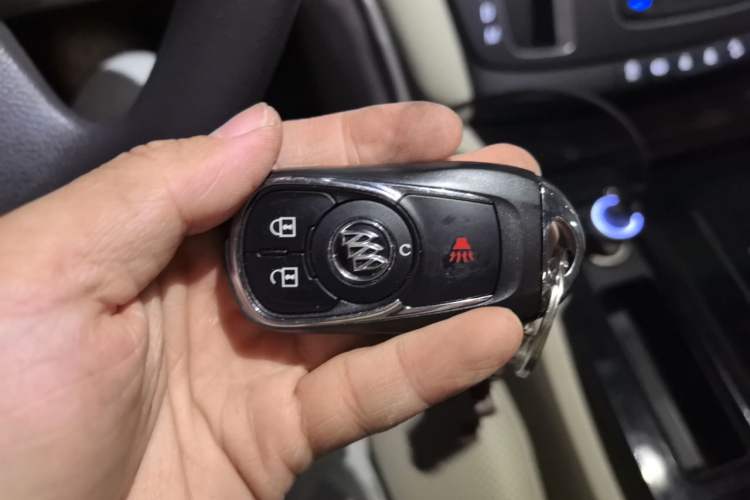 Used Buick GL8 2018 ES 28T Comfort Model China VI Standard Vehicle Key