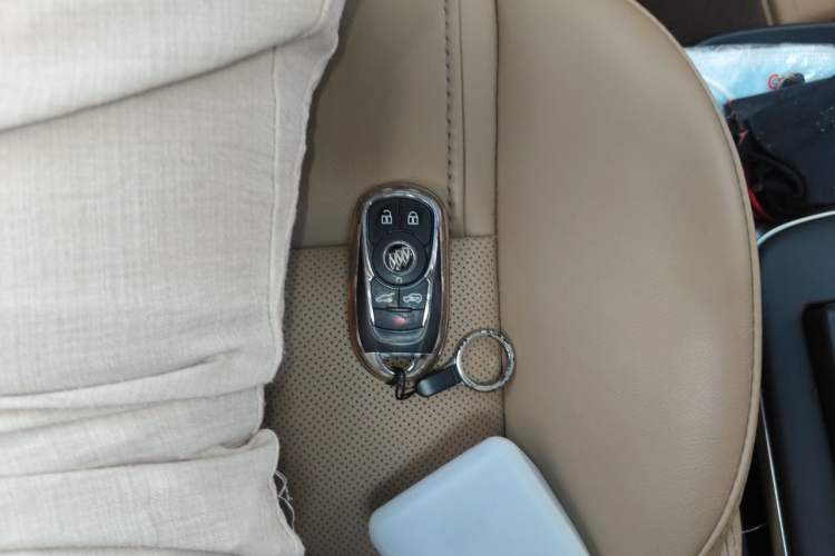 Used Buick GL8 2018 ES 28T Luxury Model China VI Standard Vehicle Key