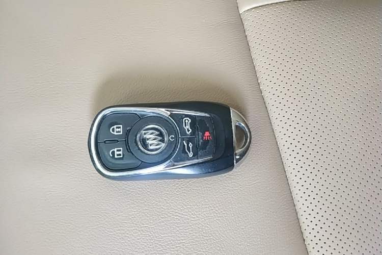 Used Buick GL8 2018 ES 28T Luxury Model China VI Standard Vehicle Key