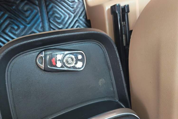 Used Buick GL8 2018 ES 28T Flagship Model China VI Standard Vehicle Key