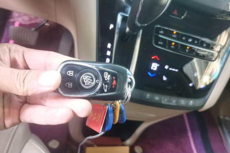 Used Buick GL8 2018 ES 28T Luxury Model China VI Standard Vehicle Key