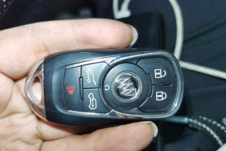 Used Buick GL8 2018 ES 28T Luxury Model China VI Standard Vehicle Key