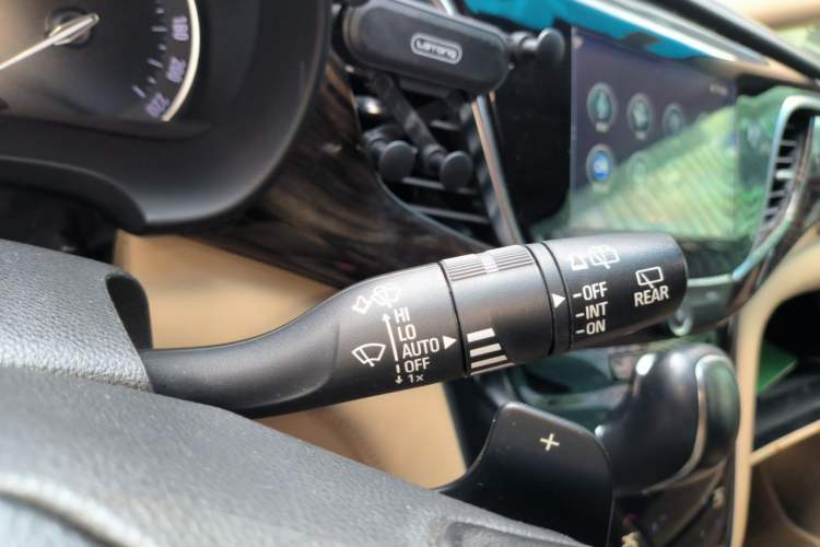 Used Buick GL8 2018 ES 28T Luxury Model China VI Standard Vehicle Key