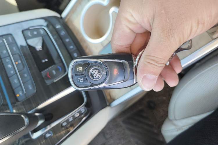 Used Buick GL8 2018 ES 28T Comfort Model China VI Standard Vehicle Key
